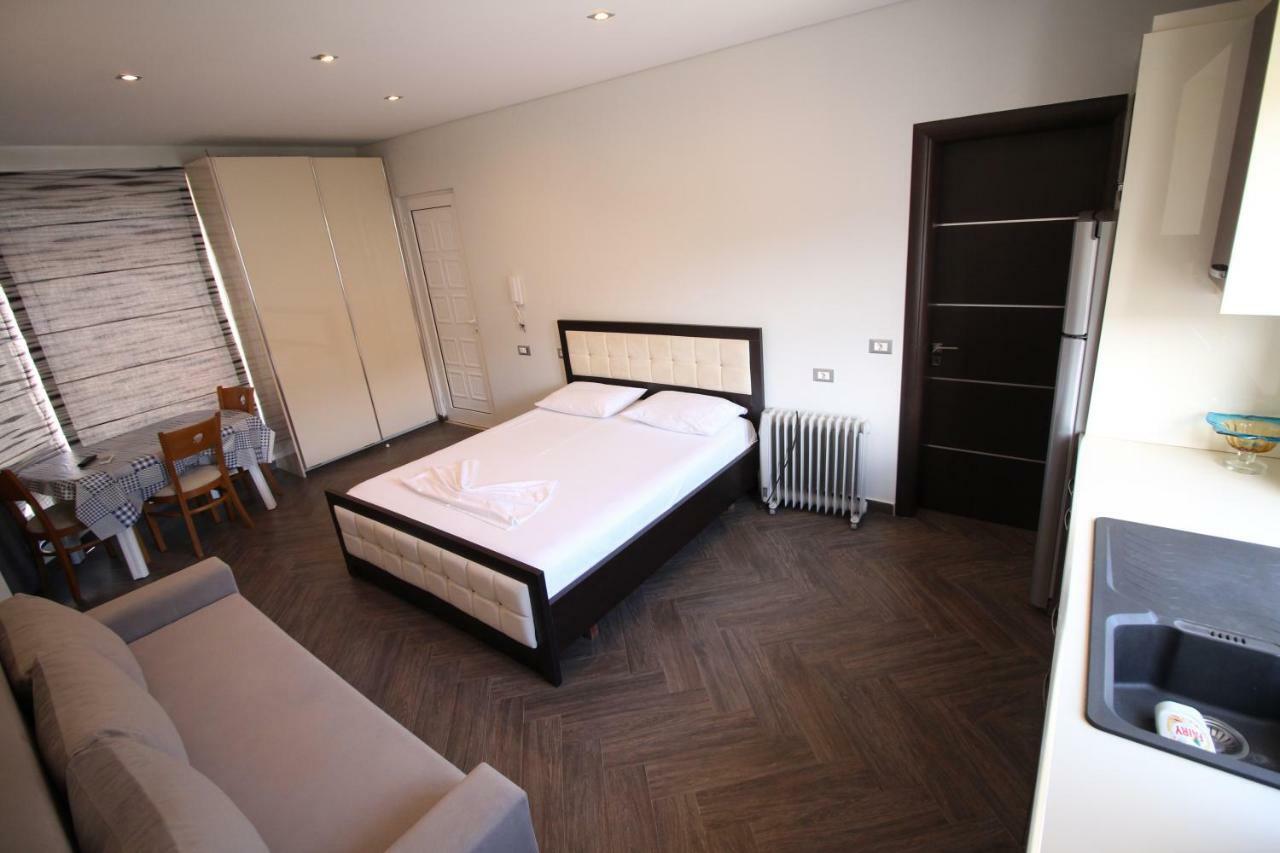 Apartments & Studios Ardian-Mandi Sarande-Albania Buitenkant foto